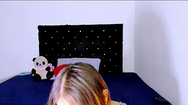 Snapshot of valen_colombian69 chatting on 19, 12, 2024 valen colombian69 online show from 19, 12, 2024