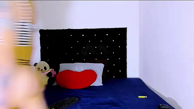 Snapshot of valen_colombian69 chatting on 19, 12, 2024 valen colombian69 online show from 19, 12, 2024