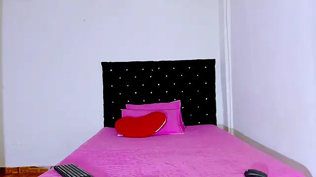 Snapshot of valen_colombian69 chatting on 8, 2, 2025 valen colombian69 online show from 8, 2, 2025