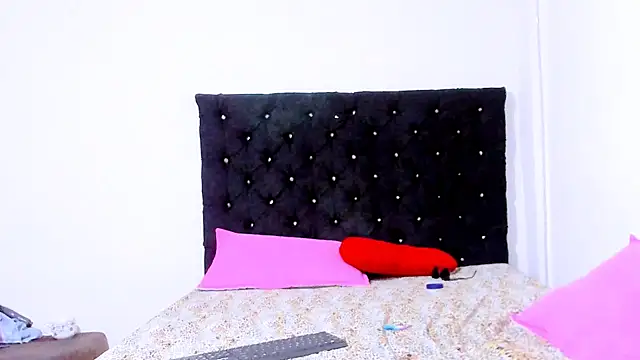 Snapshot of valen_colombian69 chatting on 17, 2, 2025 valen colombian69 online show from 17, 2, 2025