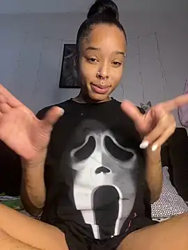 Snapshot of CutieFrmthehood chatting on 11, 1, 2025 CutieFrmthehood online show from 11, 1, 2025