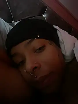 Snapshot of CutieFrmthehood chatting on 3, 2, 2025 CutieFrmthehood online show from 3, 2, 2025