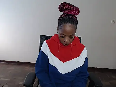 QUEENMANDYY online show from 28, 7, 2026