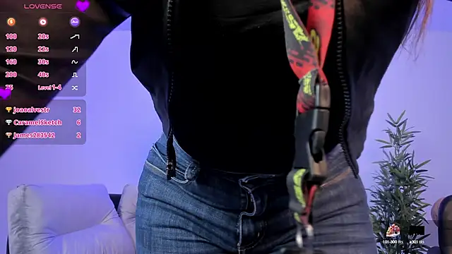 miataylorr1 online show from 5, 2, 2025