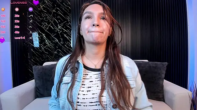 miataylorr1 online show from 14, 3, 2025