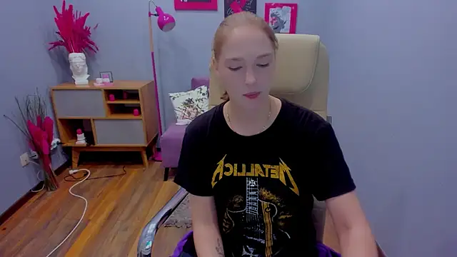  fiona Love online show from 9, 11, 2025