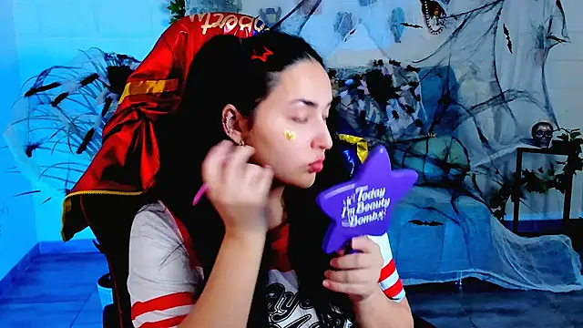 Snapshot of CeceliaJohnson chatting on 31, 10, 2025 CeceliaJohnson online show from 31, 10, 2025