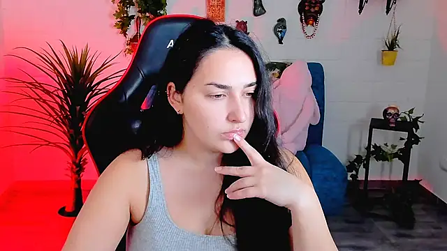 Snapshot of CeceliaJohnson chatting on 21, 11, 2025 CeceliaJohnson online show from 21, 11, 2025