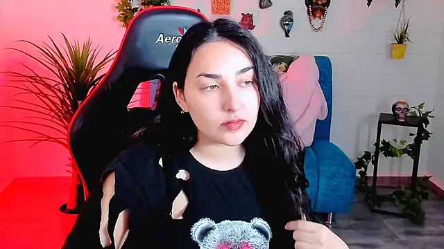 Snapshot of CeceliaJohnson chatting on 24, 11, 2025 CeceliaJohnson online show from 24, 11, 2025