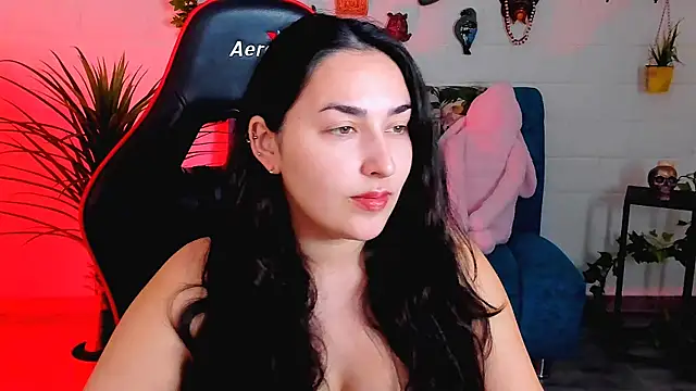 Snapshot of CeceliaJohnson chatting on 25, 11, 2025 CeceliaJohnson online show from 25, 11, 2025