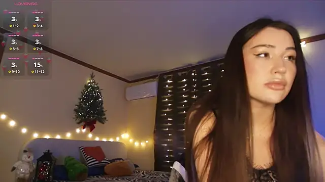 Snapshot of SoeTheReal chatting on 17, 12, 2025 SoeTheReal online show from 17, 12, 2025