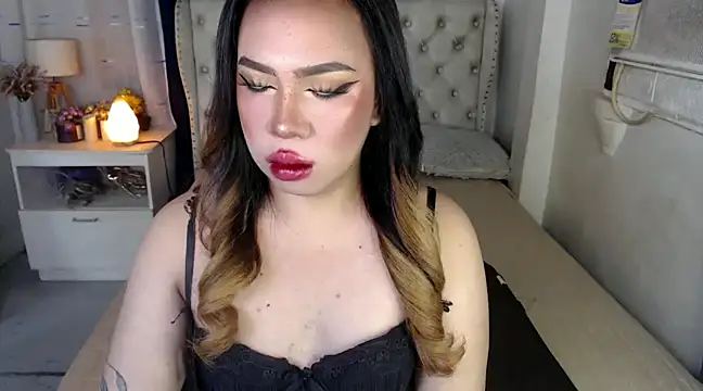 RebecaNextToYou online show from 14, 12, 2024