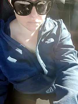Snapshot of julimonroe chatting on 13, 2, 2025 julimonroe online show from 13, 2, 2025