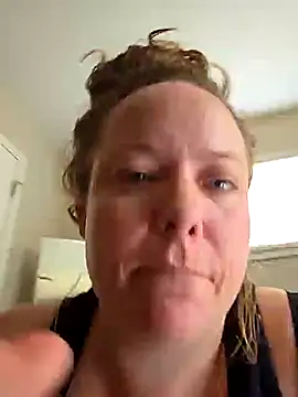 Snapshot of julimonroe chatting on 25, 2, 2025 julimonroe online show from 25, 2, 2025