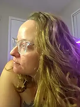 Snapshot of julimonroe chatting on 28, 2, 2025 julimonroe online show from 28, 2, 2025