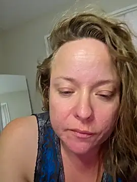 Snapshot of julimonroe chatting on 1, 3, 2025 julimonroe online show from 1, 3, 2025