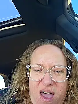 Snapshot of julimonroe chatting on 13, 3, 2025 julimonroe online show from 13, 3, 2025