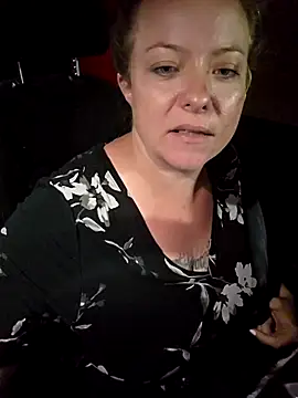 Snapshot of julimonroe chatting on 18, 9, 2025 julimonroe online show from 18, 9, 2025