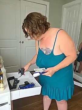 julimonroe online show from 19, 5, 2026