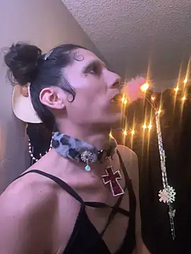 spoilbadkittynow online show from 13, 2, 2026