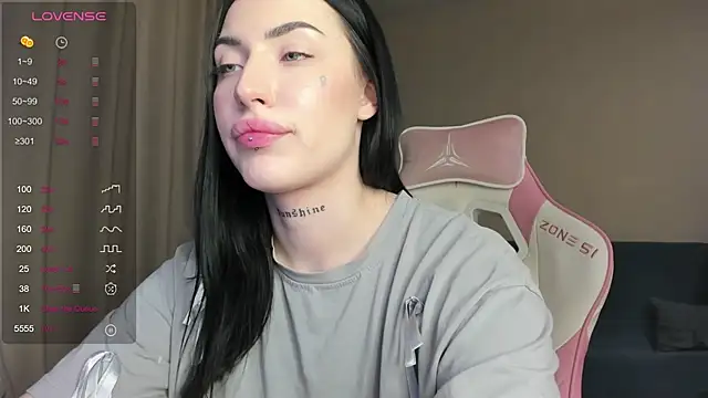 JenniferQueen11 online show from 23, 1, 2025