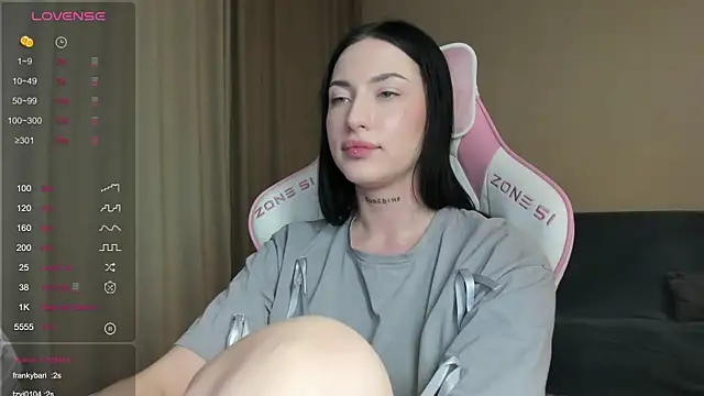 JenniferQueen11 online show from 26, 1, 2025