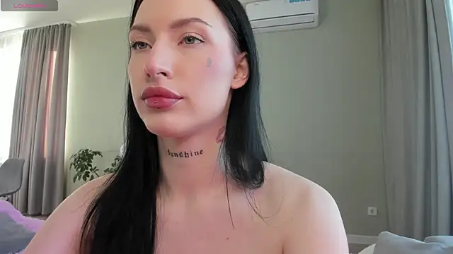 JenniferQueen11 online show from 27, 9, 2025