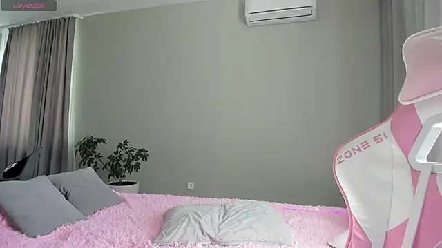 JenniferQueen11 online show from 30, 9, 2025