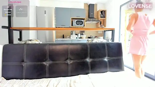 ElizSweet online show from 6, 4, 2026