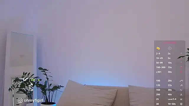 Snapshot of Fallinlove1 chatting on 8, 11, 2025 Fallinlove1 online show from 8, 11, 2025