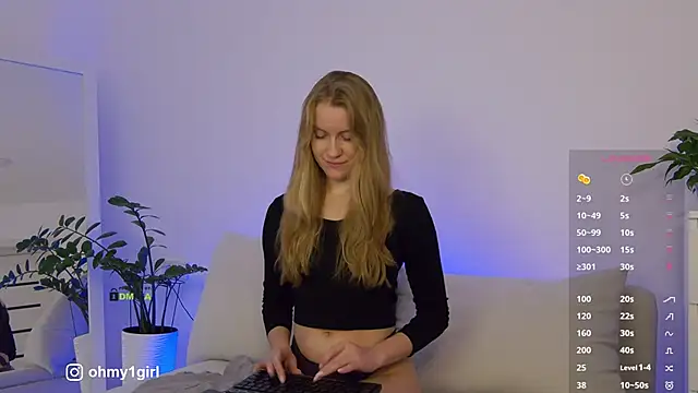 Snapshot of Fallinlove1 chatting on 5, 12, 2025 Fallinlove1 online show from 5, 12, 2025