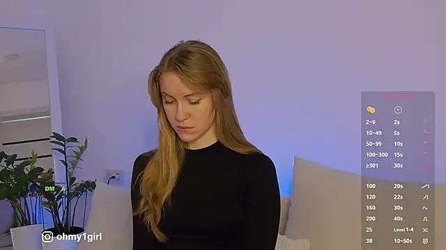 Snapshot of Fallinlove1 chatting on 4, 2, 2026 Fallinlove1 online show from 4, 2, 2026