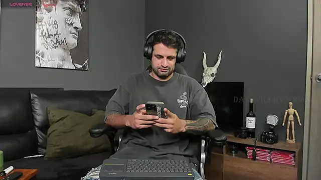 Davevilboy online show from 6, 12, 2024