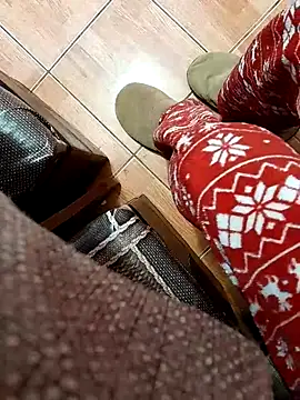 feet toes online show from 22, 2, 2025