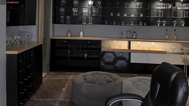 MadelineFox online show from 9, 4, 2026