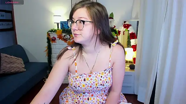 HunnyyLove online show from 23, 12, 2024