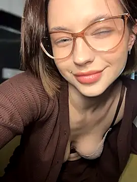 Snapshot of Camilla_Railian chatting on 3, 12, 2024 Camilla Railian online show from 3, 12, 2024