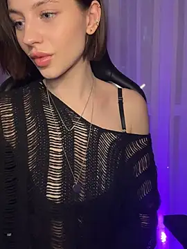 Snapshot of Camilla_Railian chatting on 7, 12, 2024 Camilla Railian online show from 7, 12, 2024