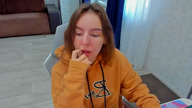 Snapshot of c_arina_x chatting on 17, 9, 2025 c arina x online show from 17, 9, 2025