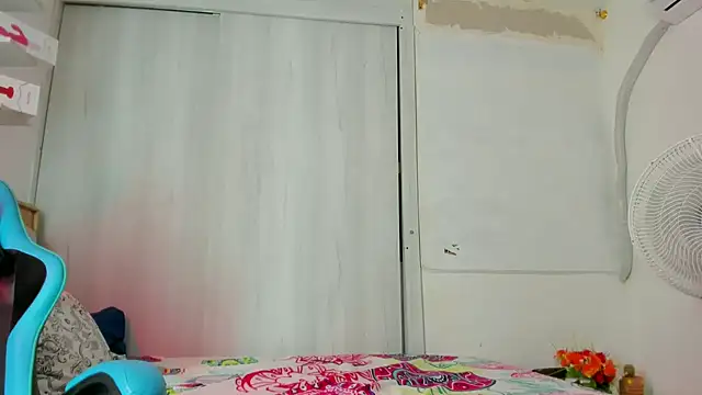 Lunastar02 online show from 12, 10, 2025