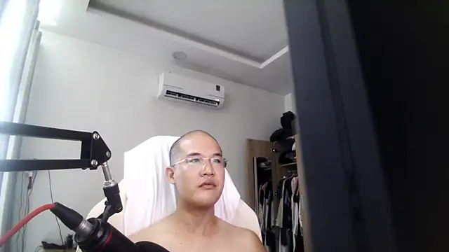 Snapshot of luckyjackie25 chatting on 28, 9, 2025 luckyjackie25 online show from 28, 9, 2025