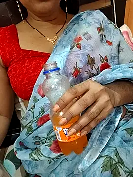 Snapshot of Diya_143 chatting on 12, 6, 2026 Diya 143 online show from 12, 6, 2026