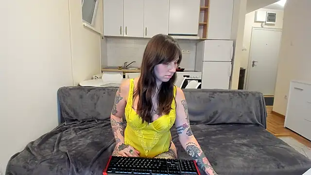 StacyTigerr online show from 12, 1, 2025