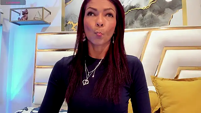 HannaPetit online show from 2, 10, 2025