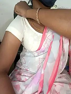 Snapshot of Tamil-hotwife chatting on 8, 9, 2025 Tamil-hotwife online show from 8, 9, 2025