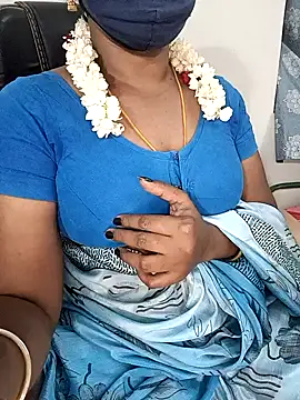 Snapshot of Tamil-hotwife chatting on 3, 10, 2025 Tamil-hotwife online show from 3, 10, 2025