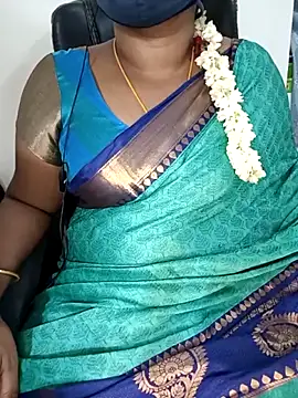 Snapshot of Tamil-hotwife chatting on 9, 10, 2025 Tamil-hotwife online show from 9, 10, 2025