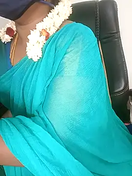 Snapshot of Tamil-hotwife chatting on 17, 10, 2025 Tamil-hotwife online show from 17, 10, 2025