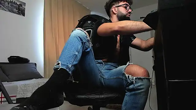 liamaesthetic online show from 9, 2, 2026