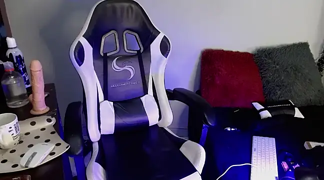 Snapshot of Ardat_Lili69 chatting on 7, 1, 2025 Ardat Lili69 online show from 7, 1, 2025